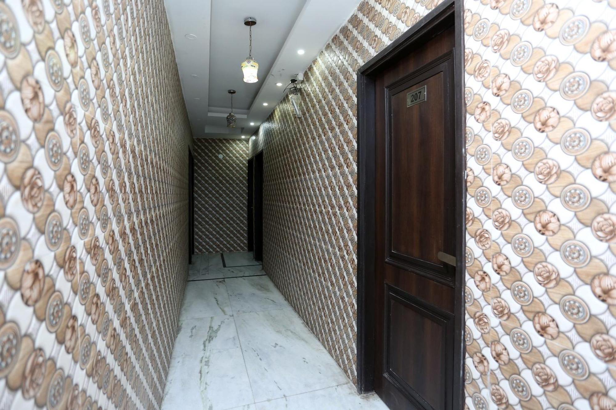 Hotel O Le Mount New Delhi Bagian luar foto